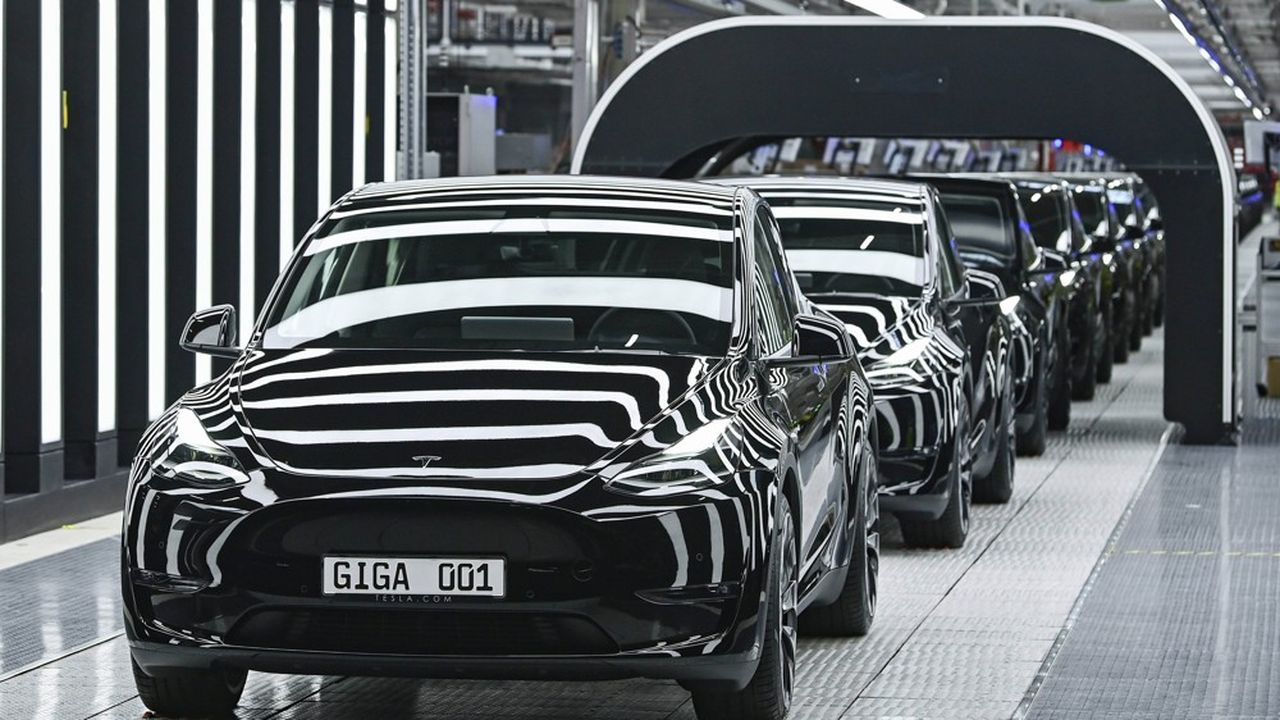 The Automotive Industry: Two Centuries of Power, Production and Transformation