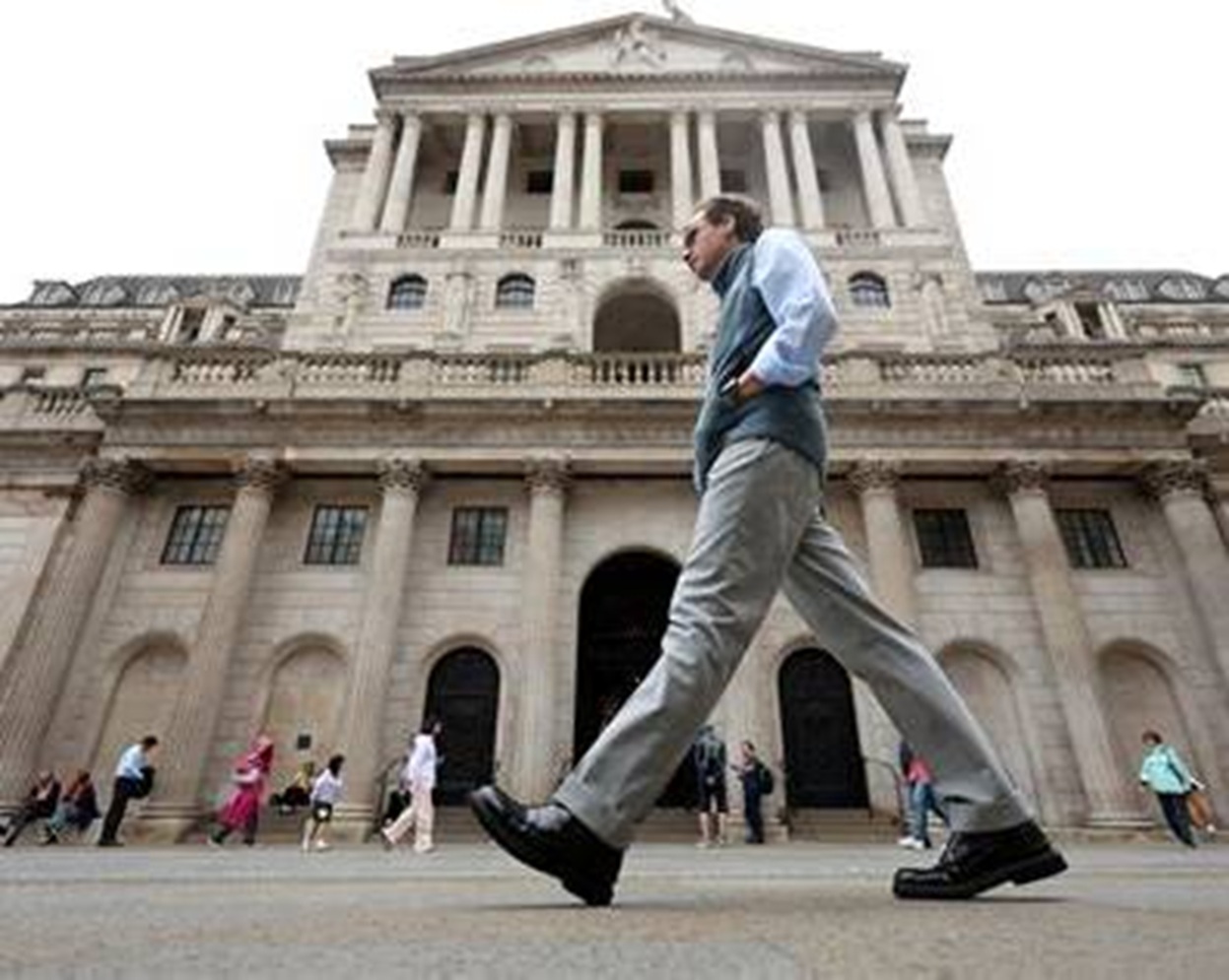 The Bank of England Rewrites the Exit from Quantitative Easing